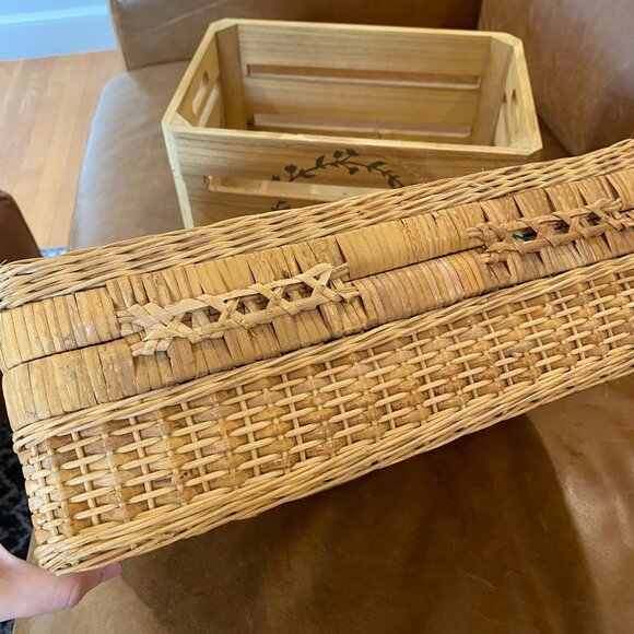 2 Antique Vintage Baskets - Picture 7 of 7